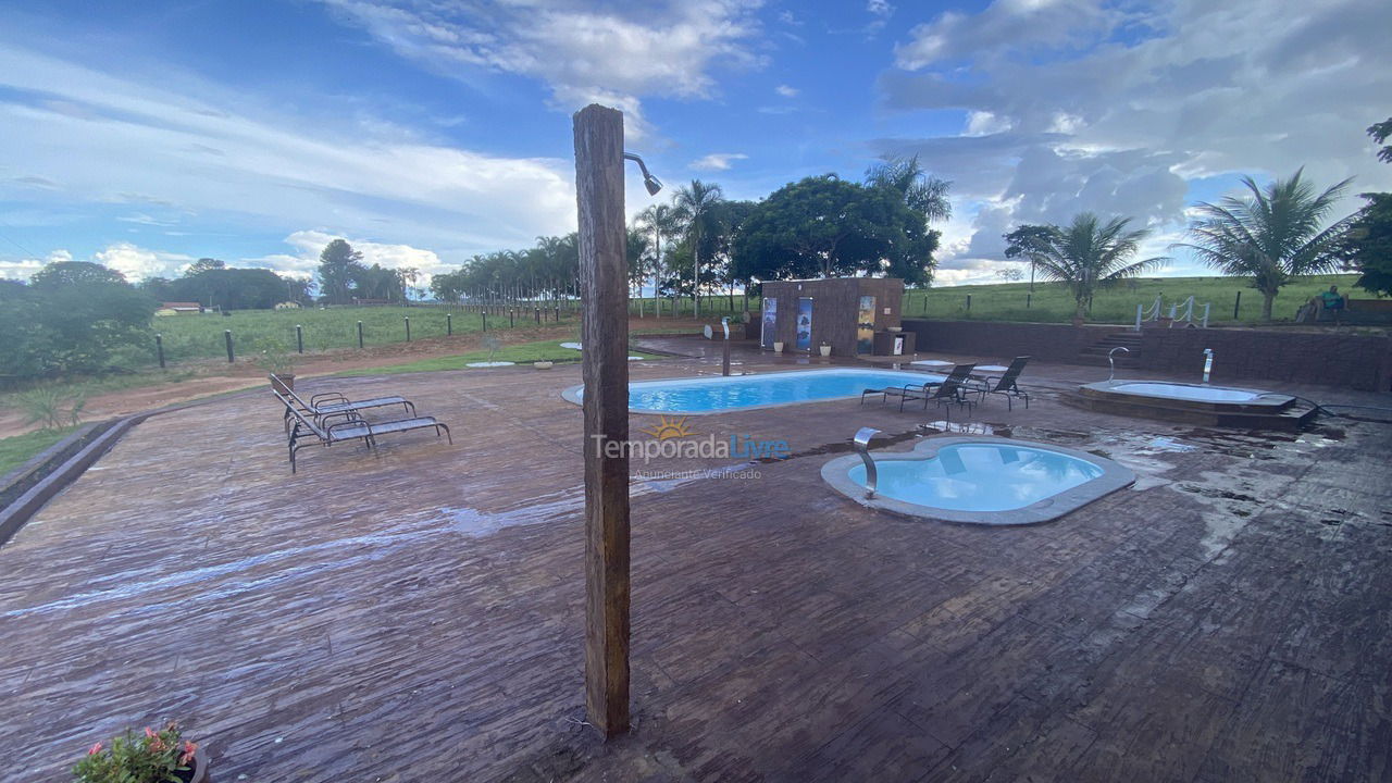Granja para alquiler de vacaciones em Caldas Novas (Zona Rural Caldas Novas)