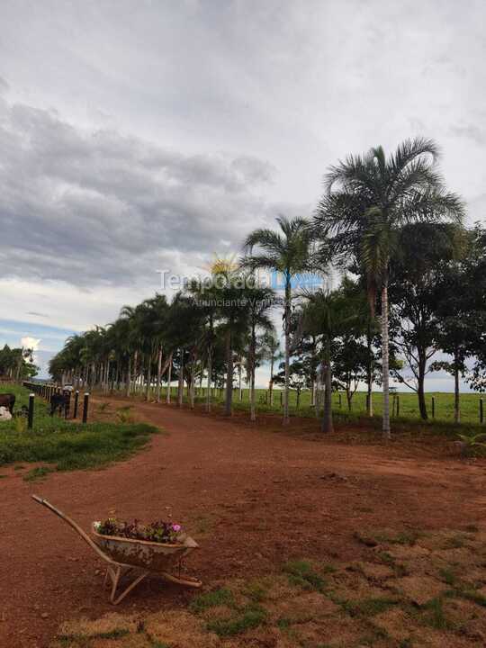 Granja para alquiler de vacaciones em Caldas Novas (Zona Rural Caldas Novas)