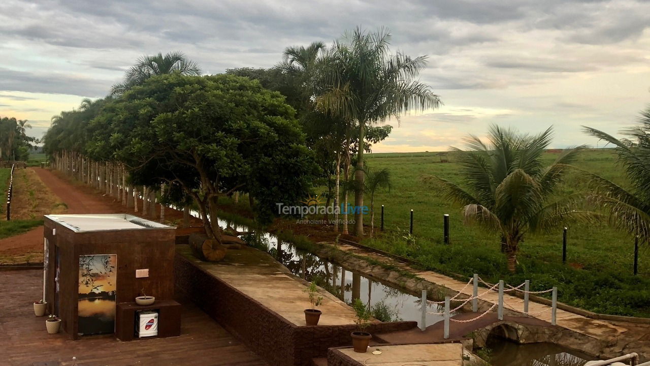 Granja para alquiler de vacaciones em Caldas Novas (Zona Rural Caldas Novas)