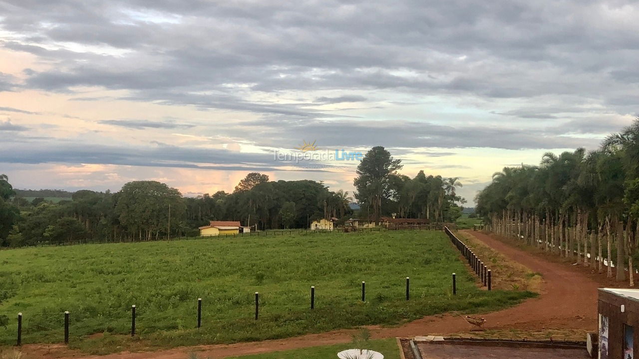 Granja para alquiler de vacaciones em Caldas Novas (Zona Rural Caldas Novas)