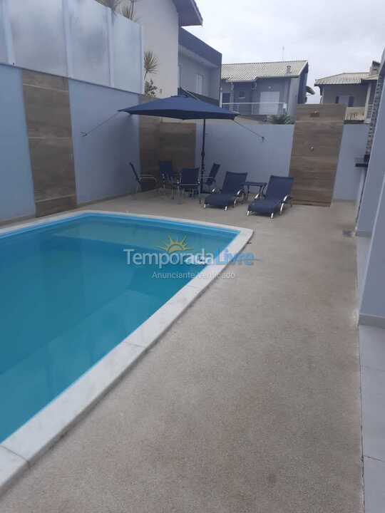 Casa para aluguel de temporada em Peruíbe (Bougainvillee)