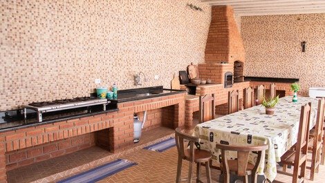 Casa Grande com Piscina, super confortável em Itanhaém