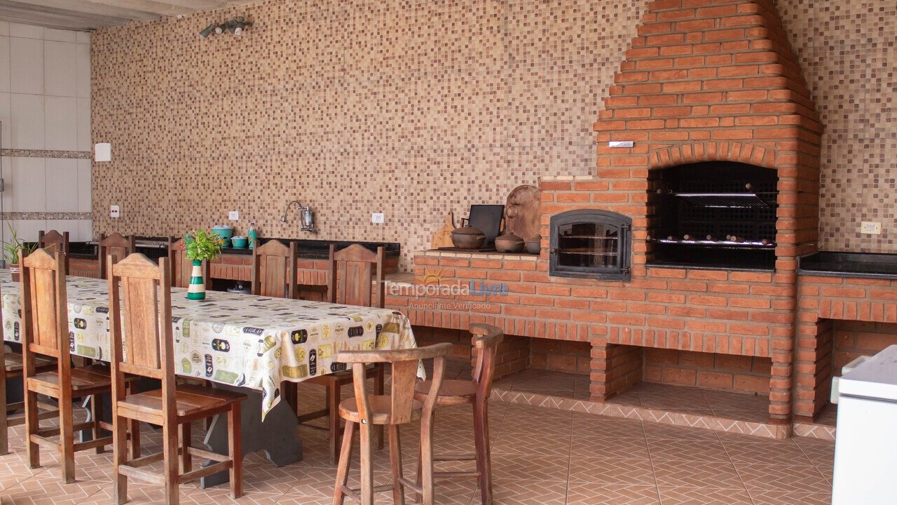 Casa para aluguel de temporada em Itanhaém (Jd Umuarama)