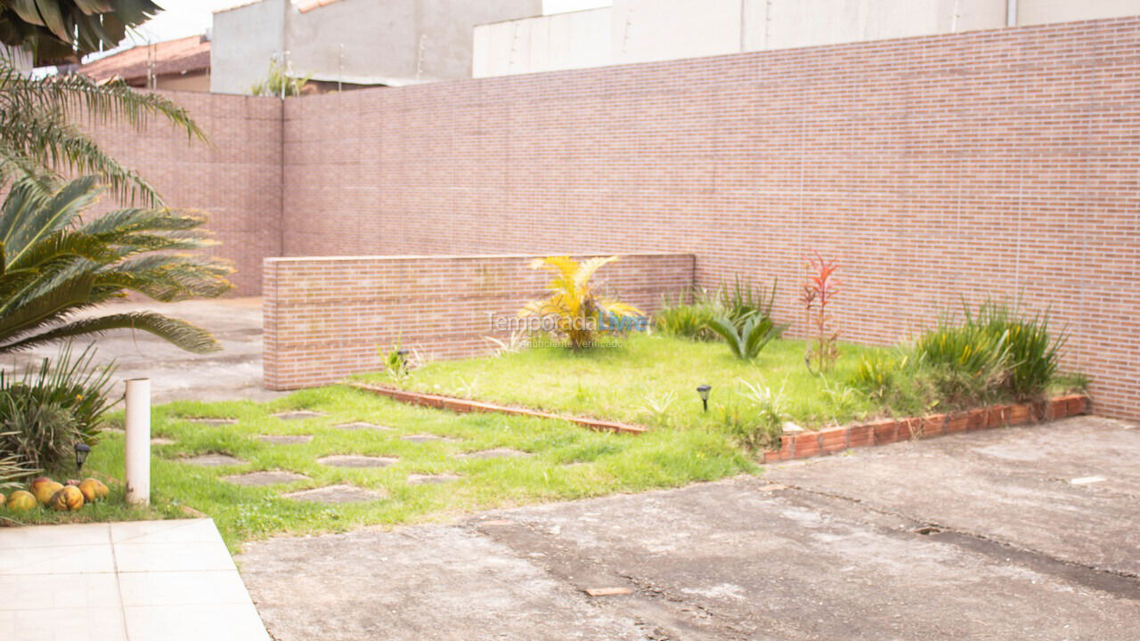 Casa para aluguel de temporada em Itanhaém (Jd Umuarama)