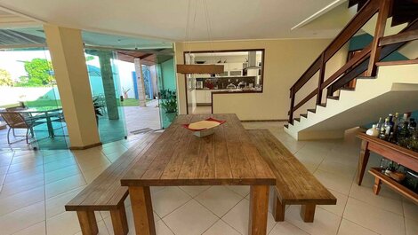 Linda Casa com 5 quartos/suítes à Beira Rio