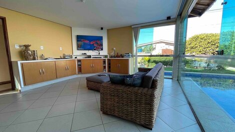 Linda Casa com 5 quartos/suítes à Beira Rio