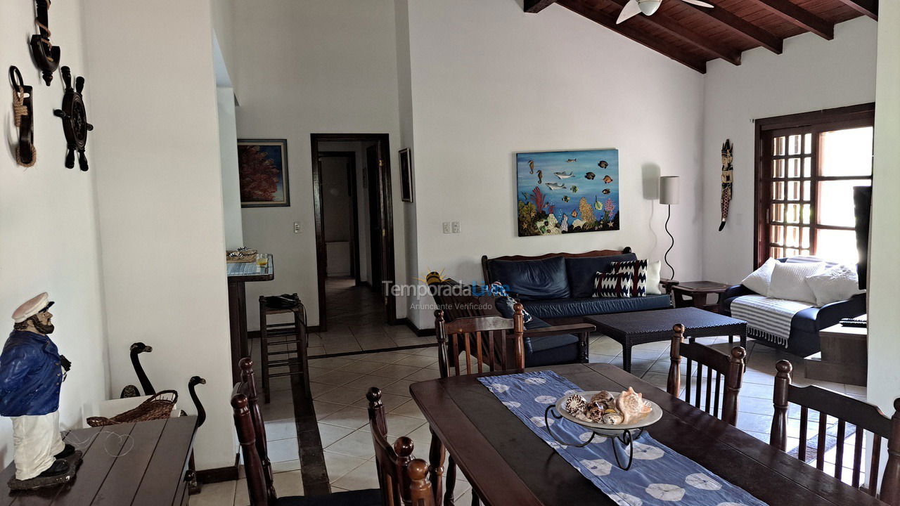 Casa para alquiler de vacaciones em São Sebastião (Camburi)