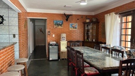 Excellent house with AC, WI-FI, barbecue, garage, near the sea