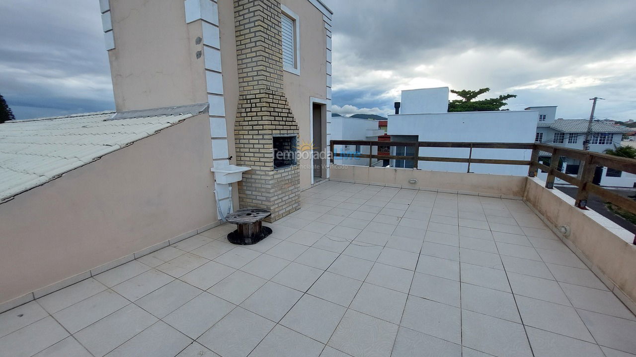 Apartamento para aluguel de temporada em Florianópolis (Praia do Santinho)