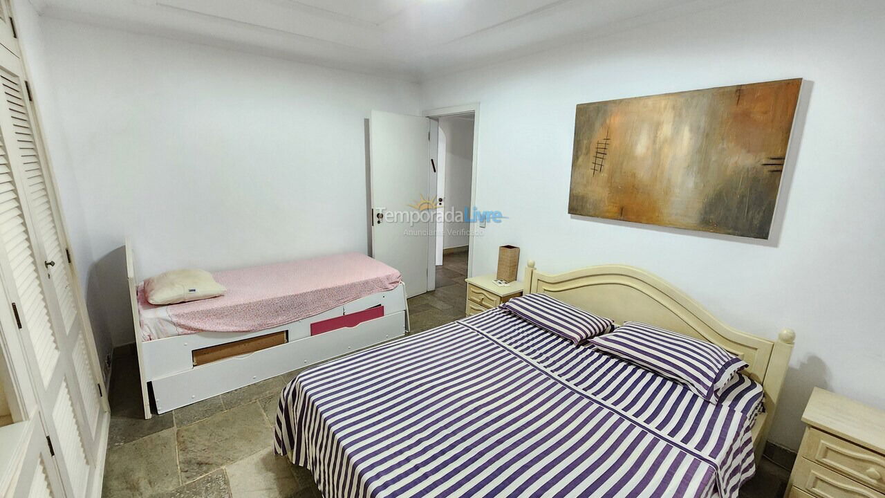 Apartamento para aluguel de temporada em Guarujá (Pitangueiras)
