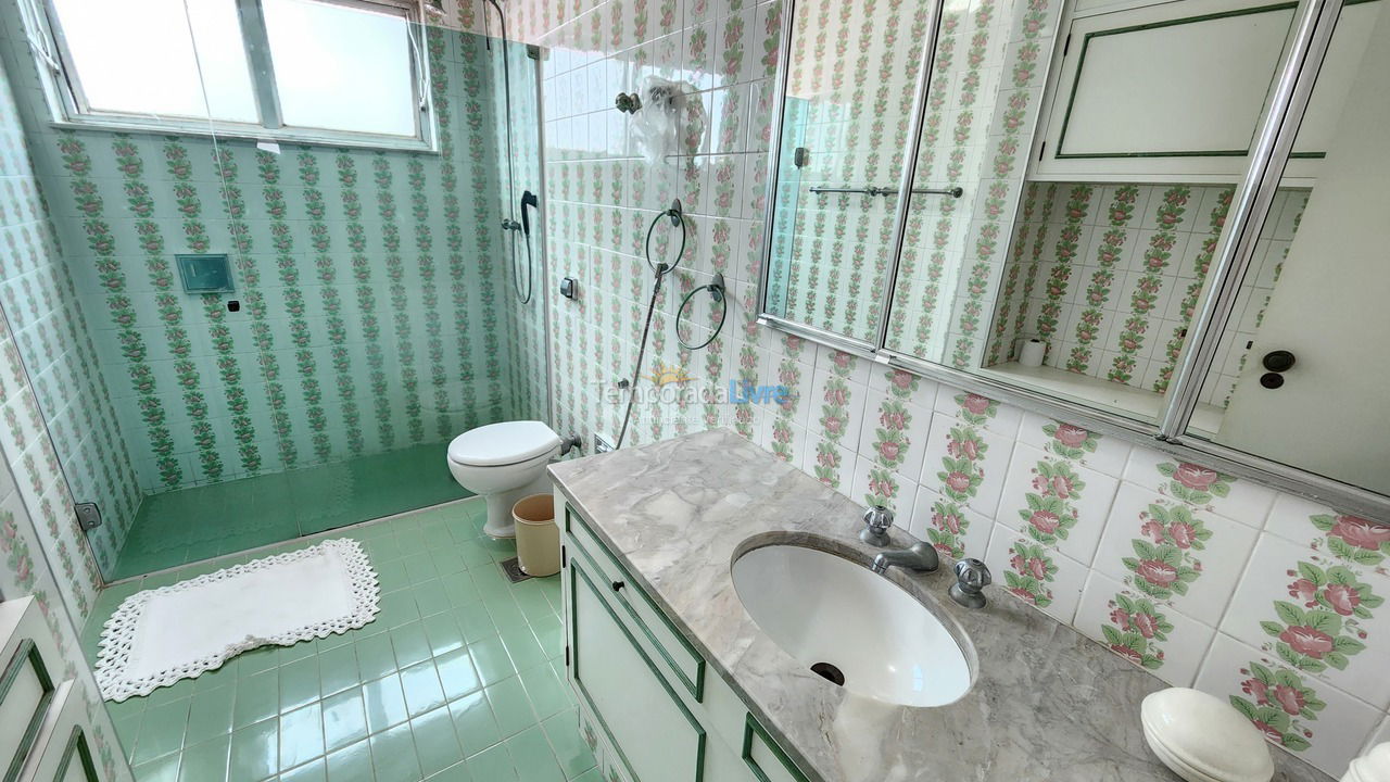 Apartamento para aluguel de temporada em Guarujá (Pitangueiras)
