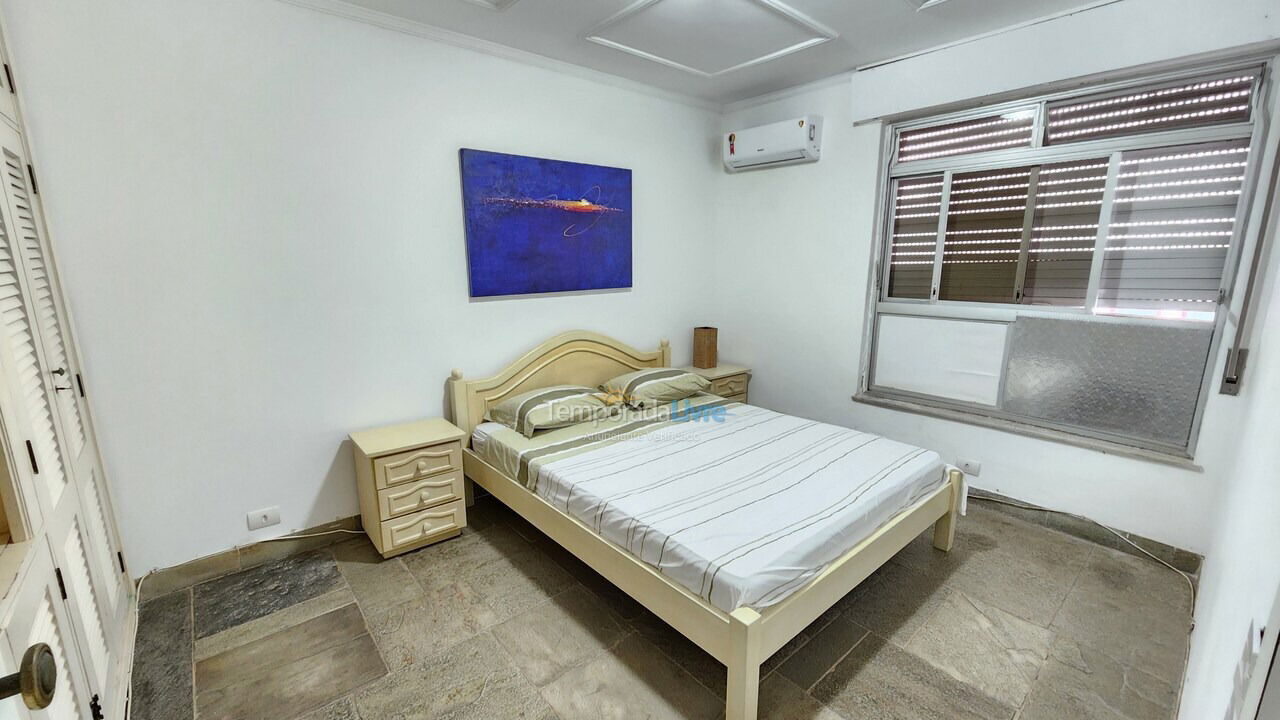 Apartamento para aluguel de temporada em Guarujá (Pitangueiras)