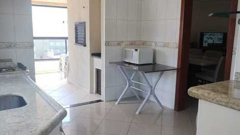 Beautiful apartment with 04 bedrooms in Meia Praia- Itapema