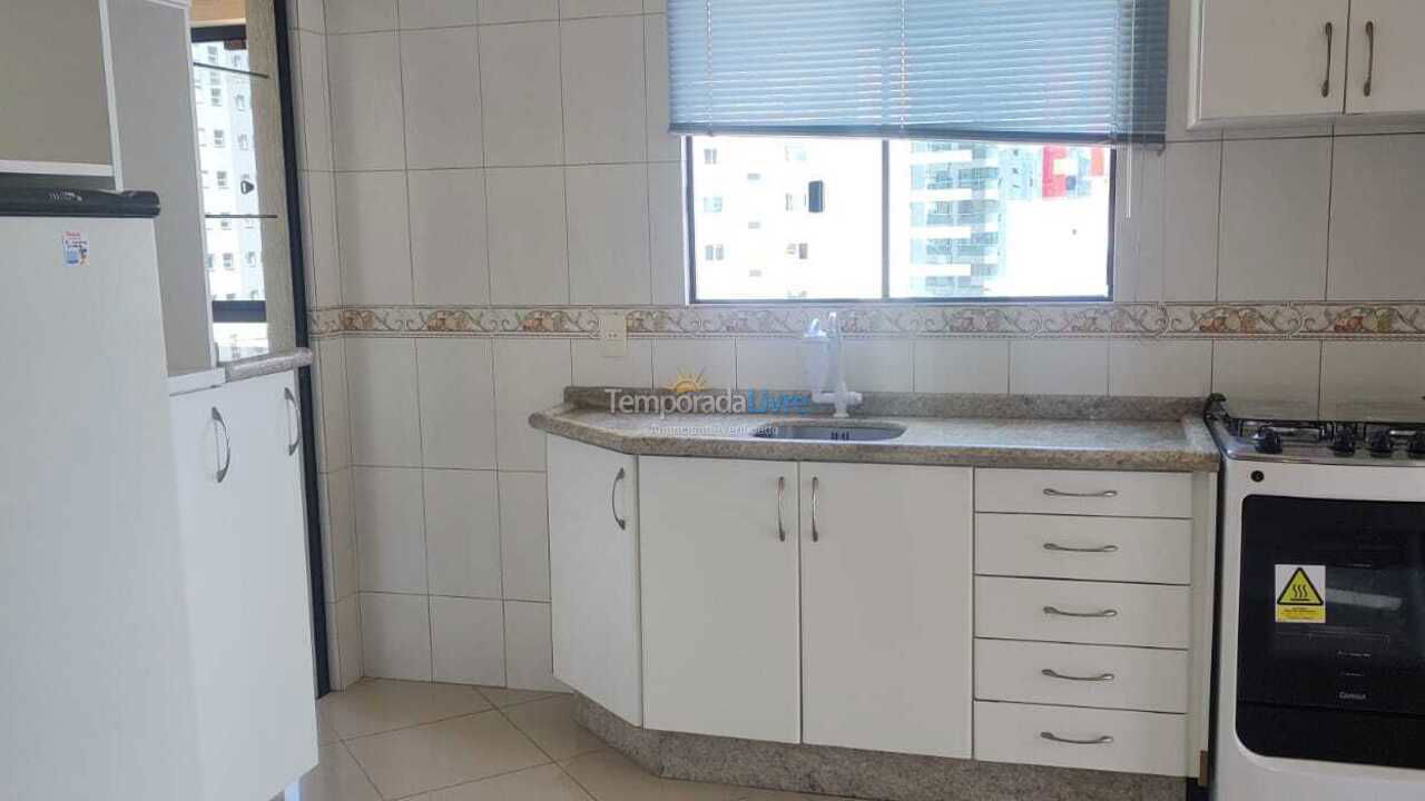 Apartamento para aluguel de temporada em Itapema (Meia Praia)