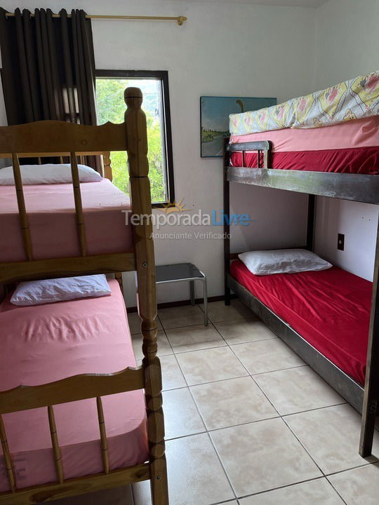 Casa para aluguel de temporada em Garopaba (Praia da Ferrugem)