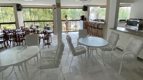 Apartamento em Riviera pé na areia com vista para o mar