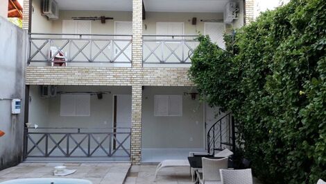 House very well located, 300 meters from the main street