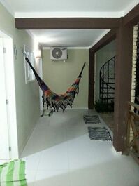House very well located, 300 meters from the main street
