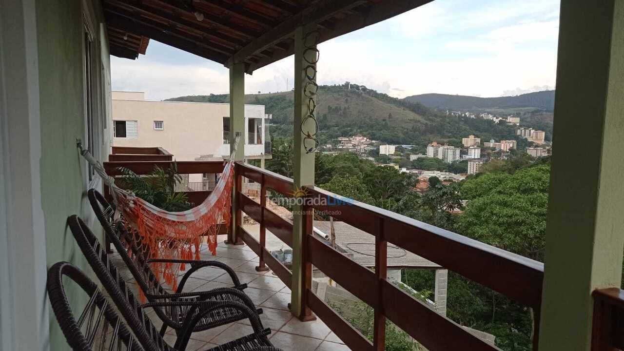 Casa para alquiler de vacaciones em Serra Negra (Bairro das Palmeiras)