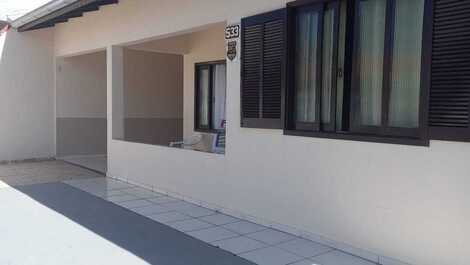 Ótima casa para suas ferias na prainha