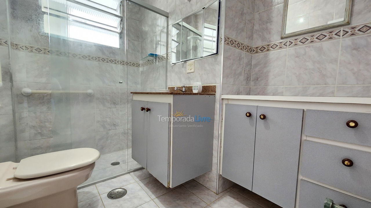 Apartamento para aluguel de temporada em Guarujá (Pitangueiras)
