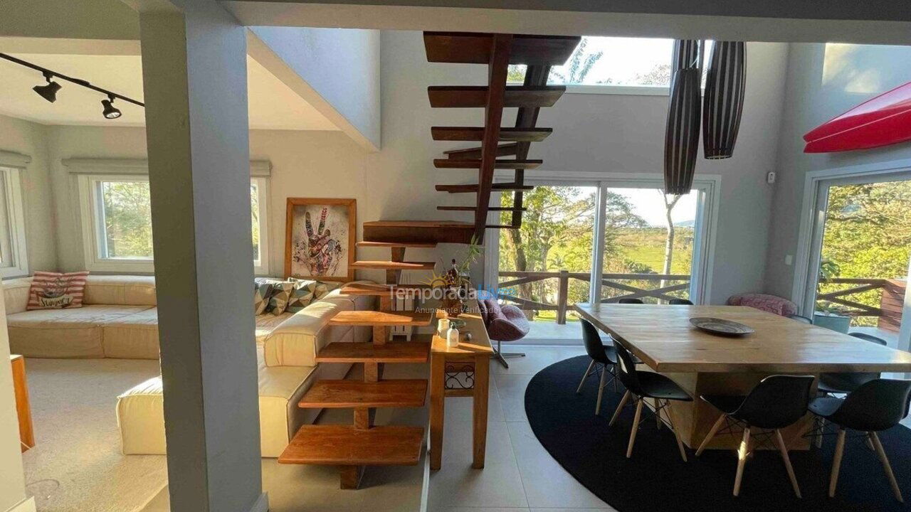 House for vacation rental in Florianópolis (Armação do Pântano do Sul)