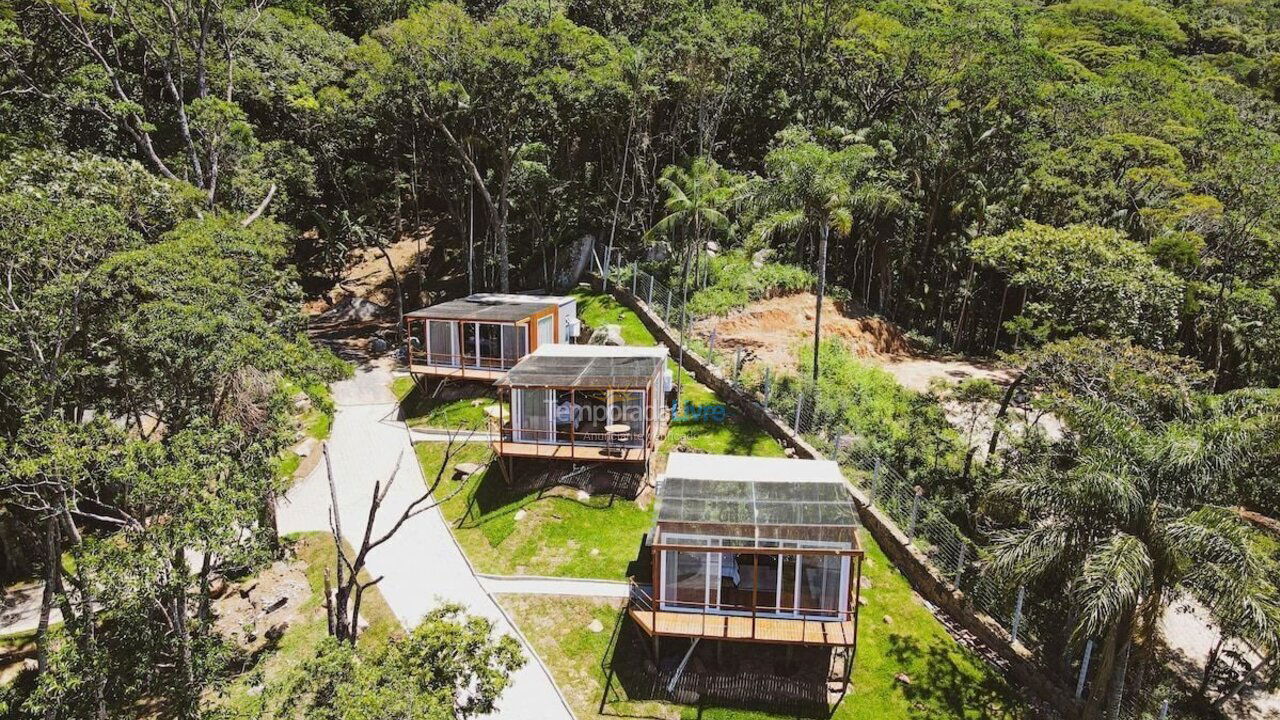 House for vacation rental in Florianópolis (Armação do Pântano do Sul)