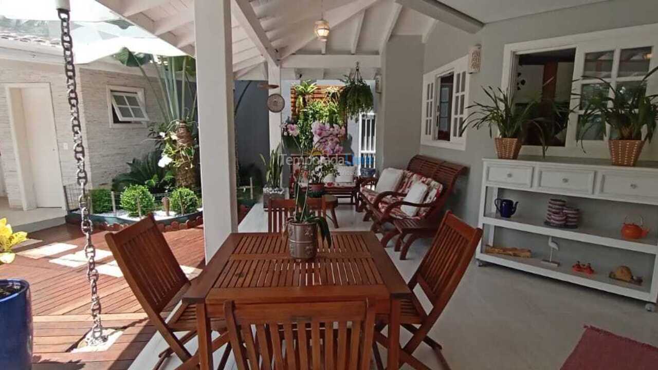 Casa para alquiler de vacaciones em São Sebastião (Juquehy)