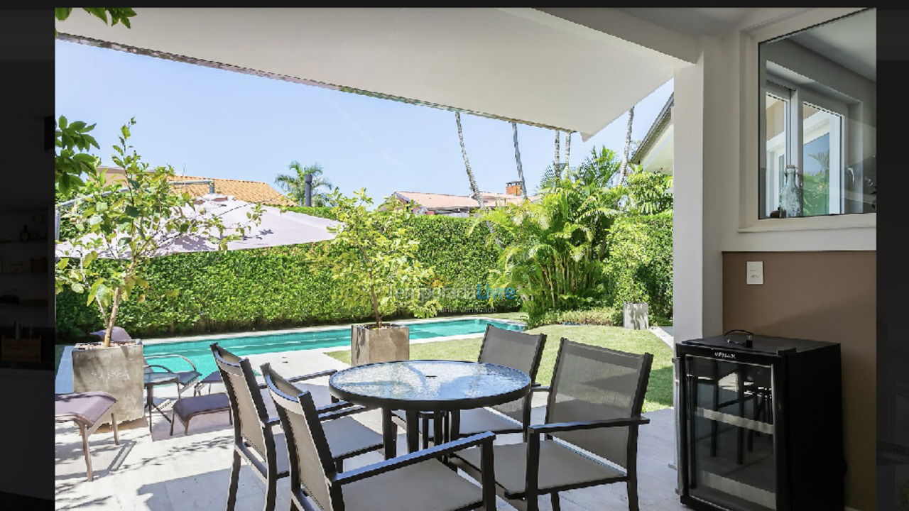 House for vacation rental in Florianopolis (Jurerê Internacional)