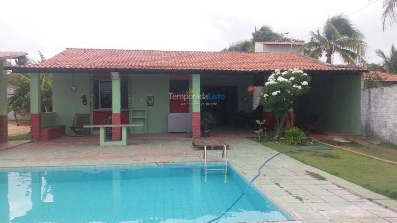 Casa para aluguel de temporada em Beberibe (Morro Branco)