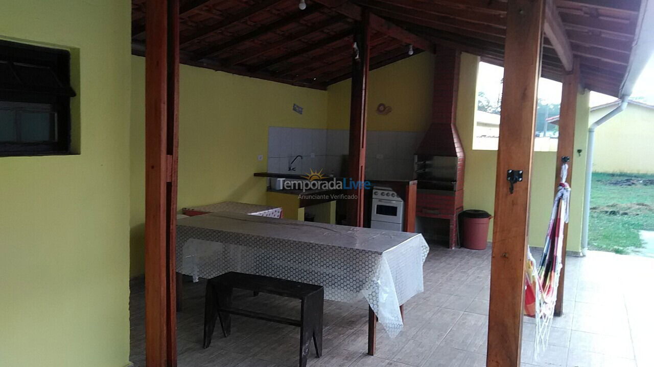 Casa para alquiler de vacaciones em Mongaguá (Vila Loty)