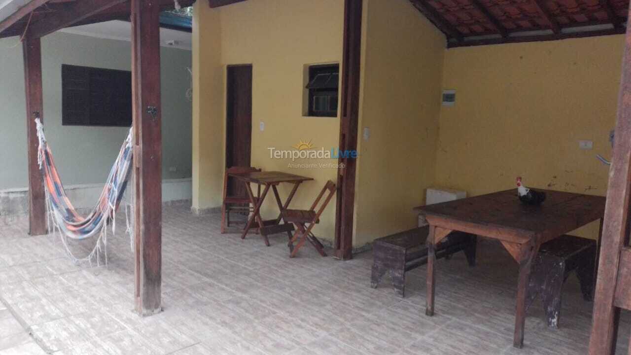 Casa para alquiler de vacaciones em Mongaguá (Vila Loty)