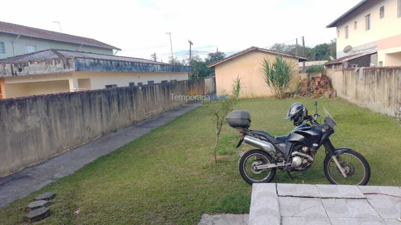 Casa para alquiler de vacaciones em Mongaguá (Vila Loty)