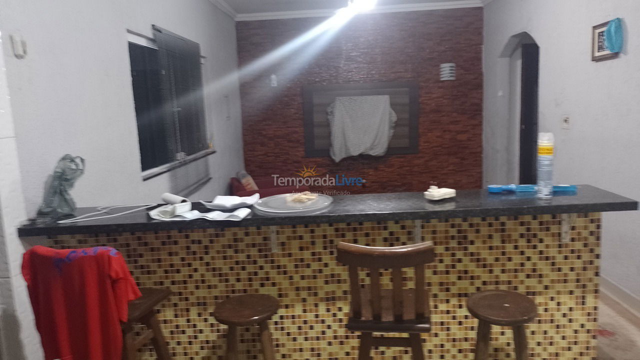 Casa para alquiler de vacaciones em Bertioga (Centro)