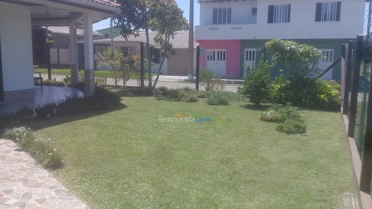 Casa para alquiler de vacaciones em Balneário Pinhal (Balpinhal Rs Litoral Norte Rs Brasil)