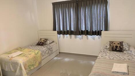 Quarto 1 - 4 camas de solteiro