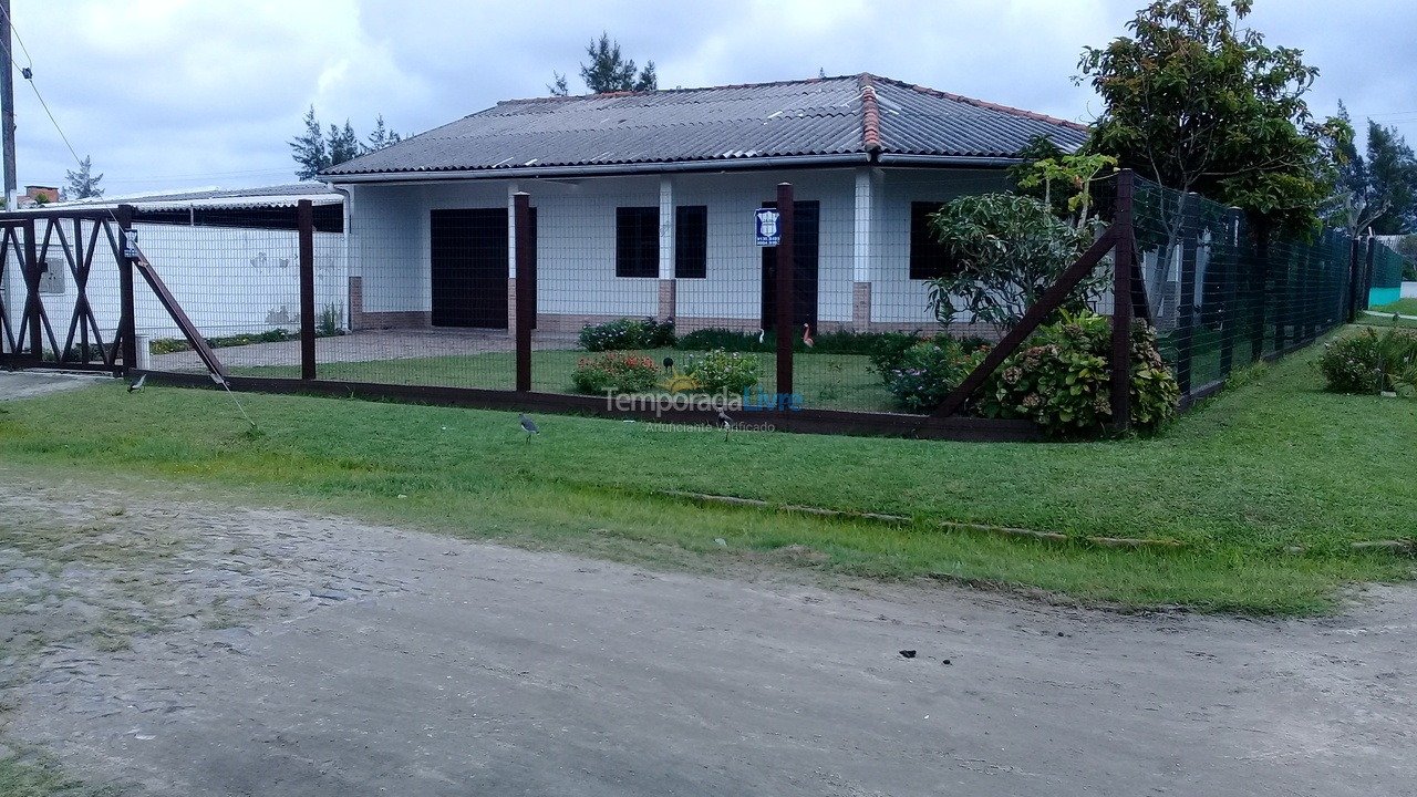 Casa para alquiler de vacaciones em Balneário Pinhal (Balpinhal Rs Litoral Norte Rs Brasil)