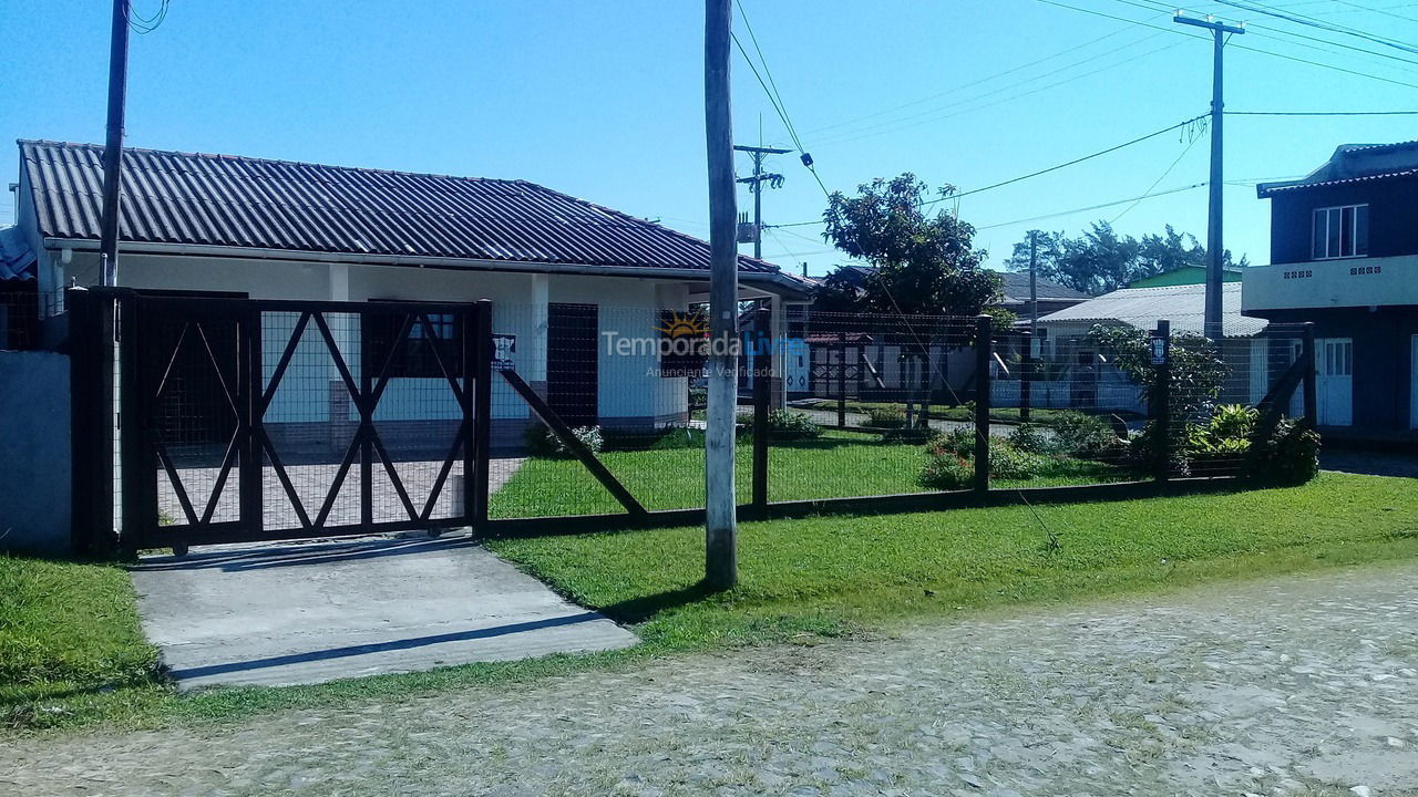 Casa para alquiler de vacaciones em Balneário Pinhal (Balpinhal Rs Litoral Norte Rs Brasil)
