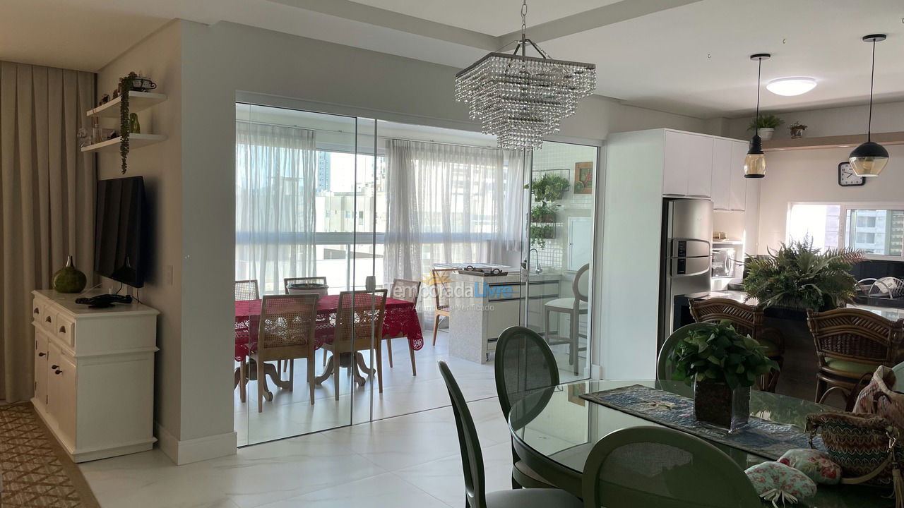 Apartamento para aluguel de temporada em Itapema (Meia Praia)
