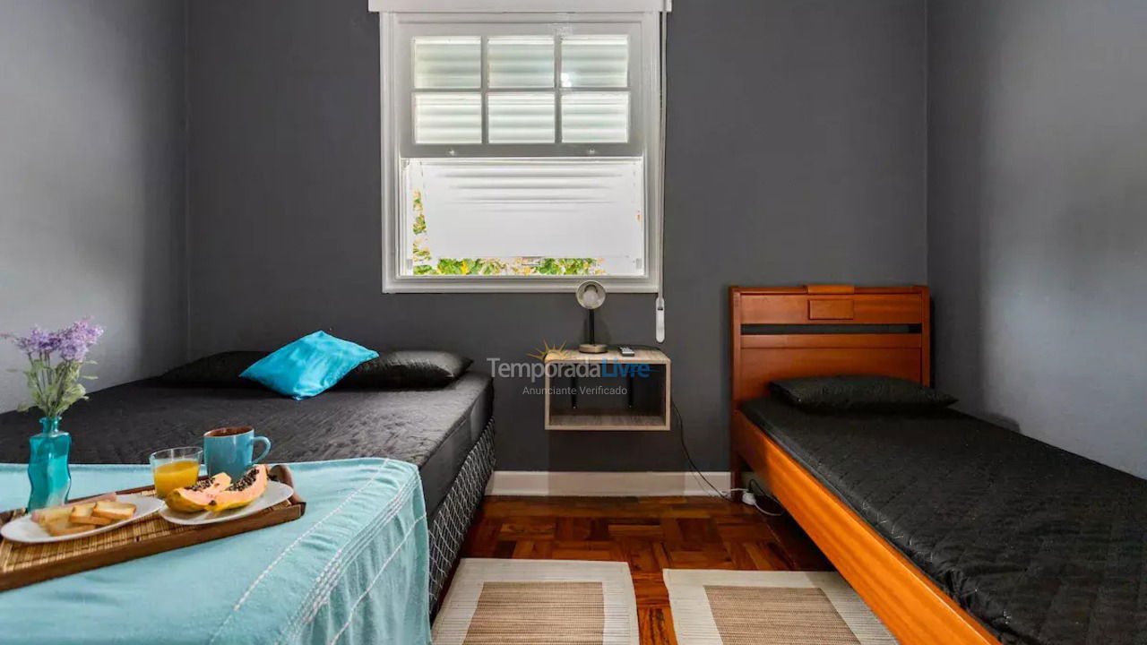 Apartment for vacation rental in Guarujá (Enseada)