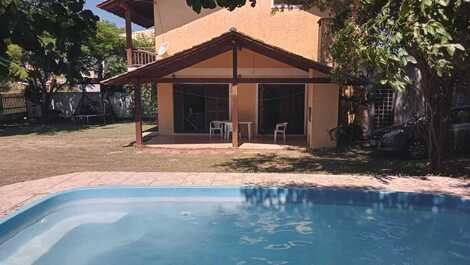 Amplia casa con piscina en Florianópolis