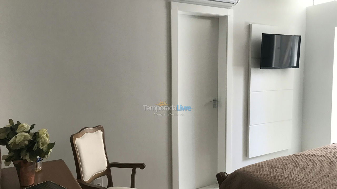 Apartamento para aluguel de temporada em Itapema (Meia Praia)