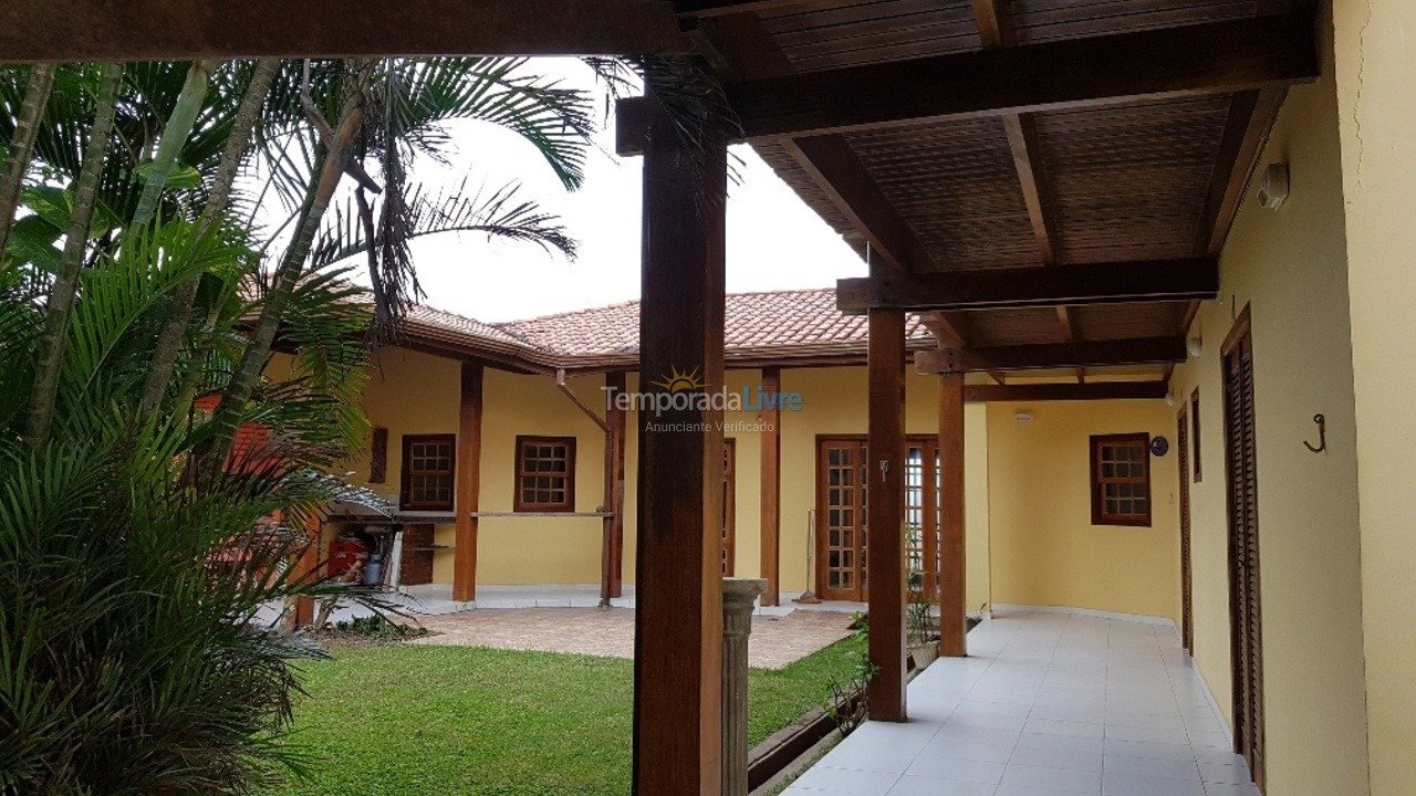 Casa para alquiler de vacaciones em Peruíbe (Jardim Mar E Sol)