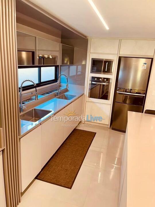 Casa para aluguel de temporada em Florianopolis (Jurerê Internacional)