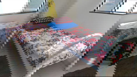 Cama de solteiro no quarto 2 