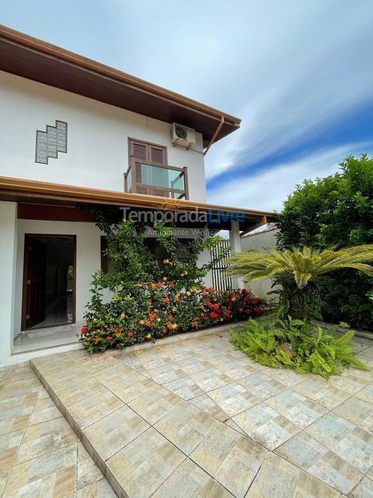 House for vacation rental in Ubatuba (Praia Grande)