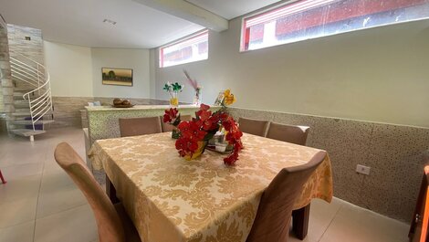 P197 - House with 3 suites, swimming pool, barbecue and wood stove