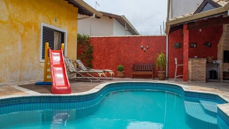 P006 - Casa de 3 dormitorios con piscina y barbacoa