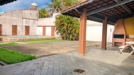 P005 - Beautiful house with 3 bedrooms, swimming pool, barbecue in Peruíbe