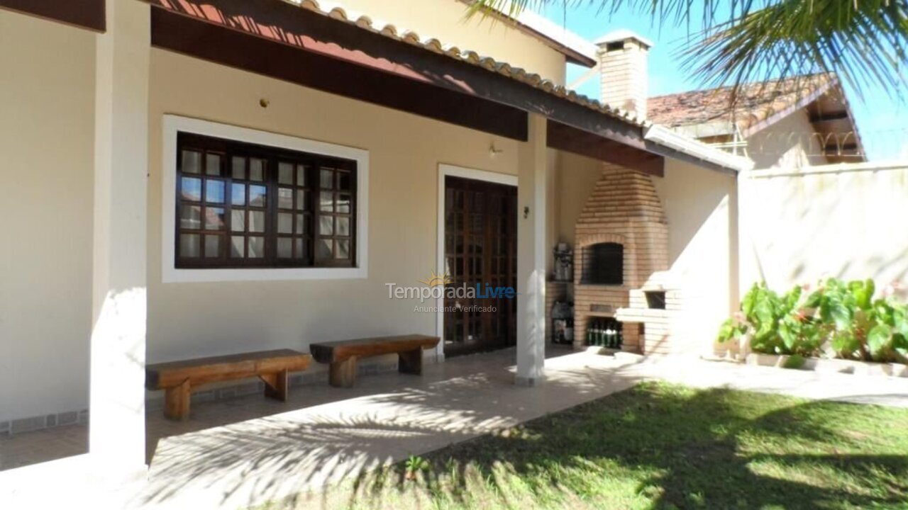 Casa para alquiler de vacaciones em Peruíbe (Jardim Mar E Sol)